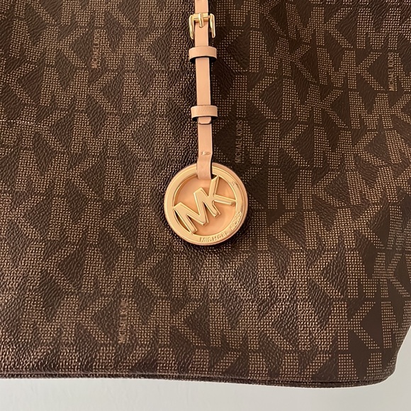 Michael Kors leather bag - Picture 2 of 10
